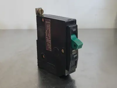 USED SQUARE D QOB120
