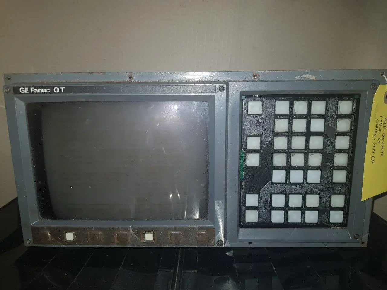 (REF 281) FANUC OT CONTROL SCREEN WITH KEYPAD A61L-0001-0086