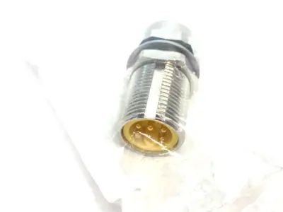 New | in-Stock Mencom Through Mount Receptacle, 5 Pole, Male/Female Straight Disconnects Michigan US | Maverick Industrial Sales #1391605