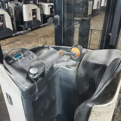 USED 2016 CROWN RR5725-45