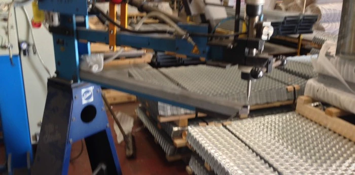 Used ECKOLD _UNKNOWN_ Clinching Machines GB | Zebra Worldwide Machinery #1146327
