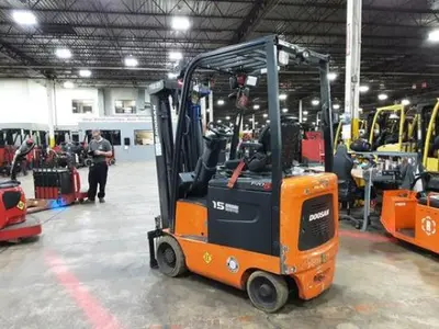 USED 2019 DOOSAN BC15S-5