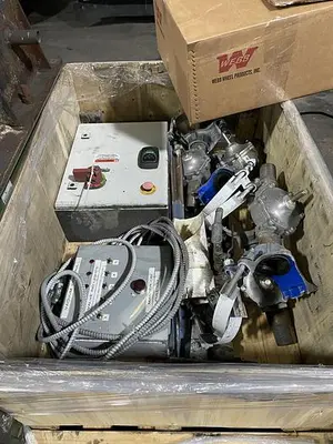 USED 2006 NASH V-PROCESS MOLDING EQUIPMENT