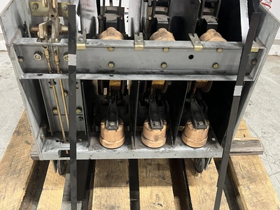 Square D X111AK213TG 400A 5000V Breaker