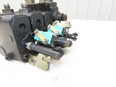 Husco 5000CC-C23 G Hydraulic 3-Spool Forklift Mast Control Valve Off EC25KE