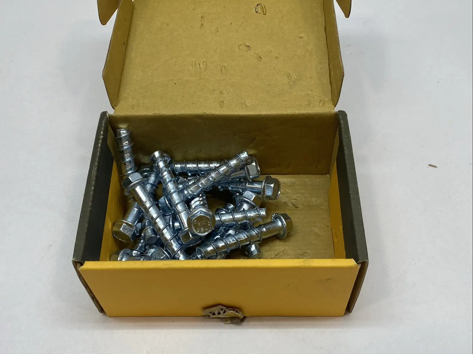 DeWalt PFM1411220 Screw-Anchors Carbon Steel 2 1/2" x 3/8 BOX OF 23 - New Other