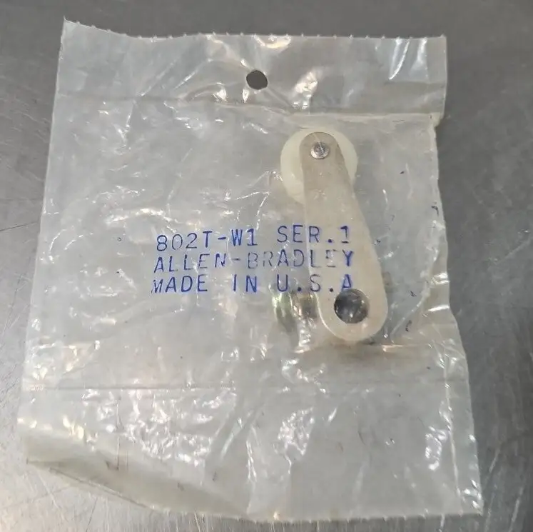 Allen Bradley 802T-W1 Limit Switch Roller Lever Arm Nylon Roller. Loc4E-26
