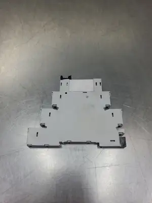 USED Allen-Bradley 700-HLT1L1/ 700-TBR60 Relay