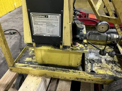 15 TON POSI-LOCK MODEL #PH110 PORTABLE HYDRAULIC GEAR & WHEEL PULLER WITH ENERPAC POWER UNIT: YOBRO #25094