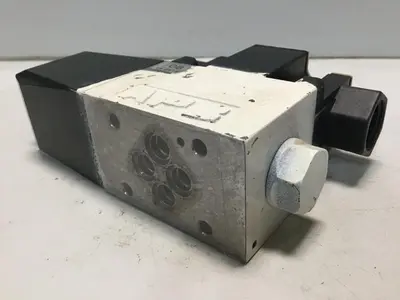 USED VICKERS DG4V30BMP7H750