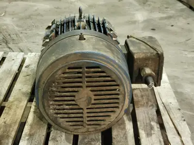 USED SIEMENS 1LA02844SE41B-CV