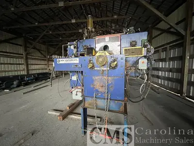 USED NEW VENTURE MFG GANG RIP SAW WITH MOVING BLADES