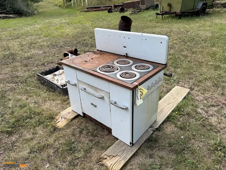 Used MONARCH ELECTRIC WOOD / ELECTRIC RANGE LNCE119P Electric Cooking Equipment Michigan US | Miedema Asset Management Group #1419797