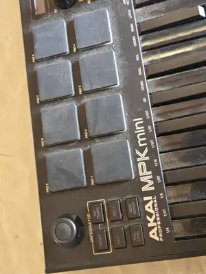 AKAI MPK Mini MIDI Controller - Untested