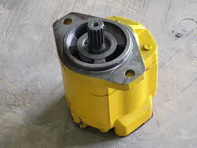 NEW KOMATSU 704-30-42140R