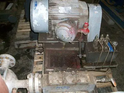 USED UNION TD-30 TRIPLEX PUMP