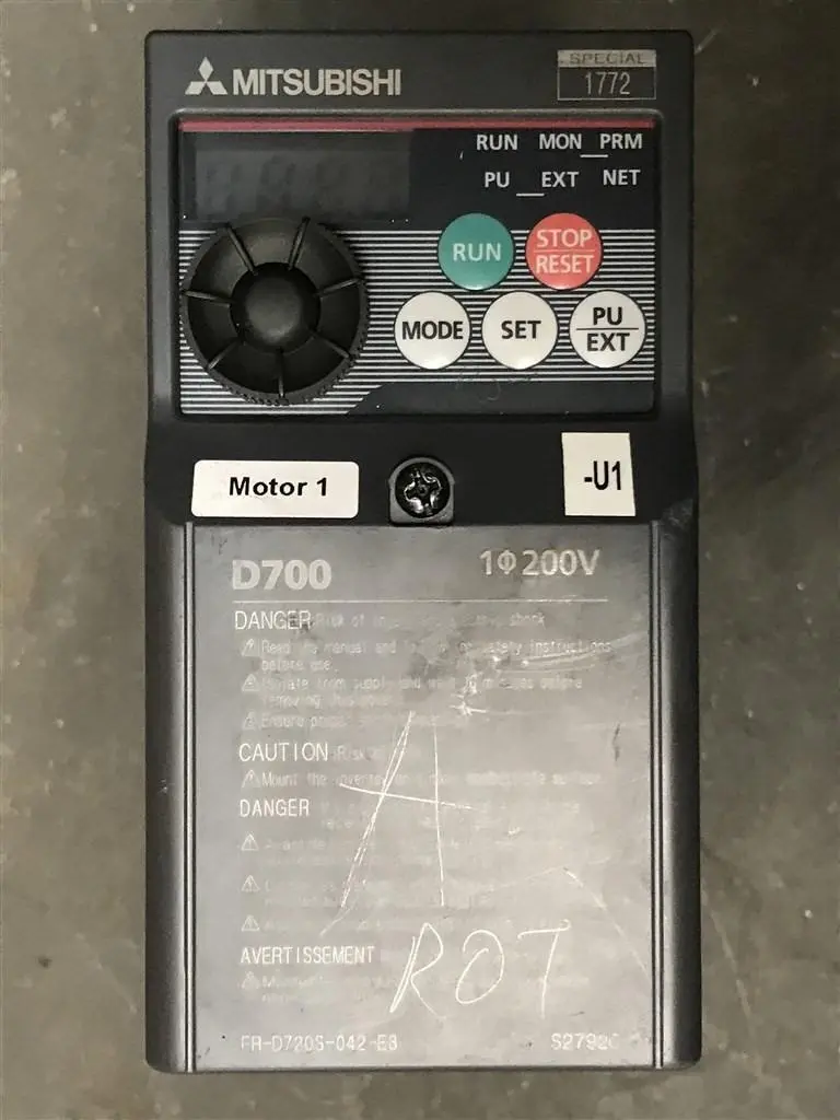 USED MITSUBISHI D700 FR-D720S-042-E8