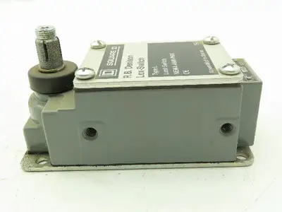 Square D L300WNS2M26 Limit Switch 600V 12A Type L 1/2" NPT Connection Type