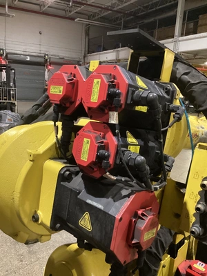 USED FANUC R-2000IB/210F + R30IB