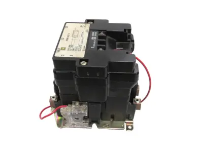 NEW SQUARE D 8502SE02 STARTER SIZE 3 SER.A