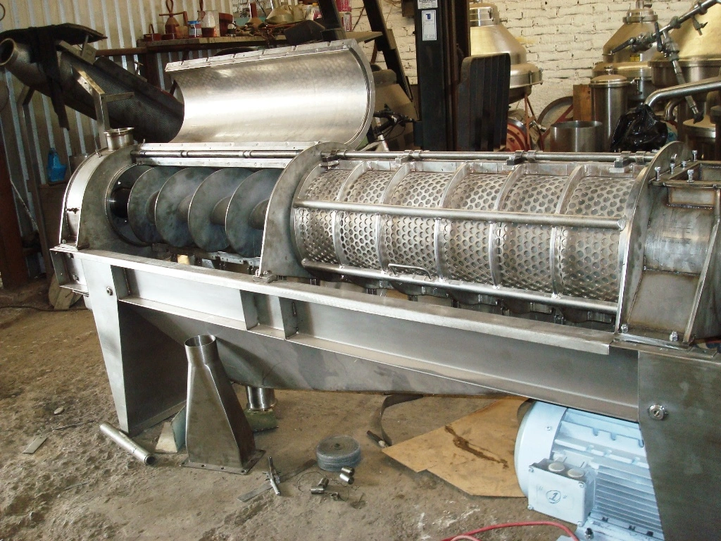 NEW: Brown 303 clone double screw pulper/finisher presses, SS.