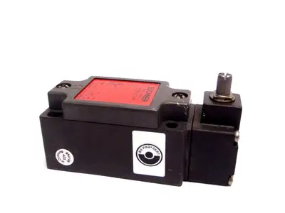 Used EUCHNER Safety Switch Interlock Guard Missing Roll Lever Switch Parts Michigan US | Maverick Industrial Sales #1410764