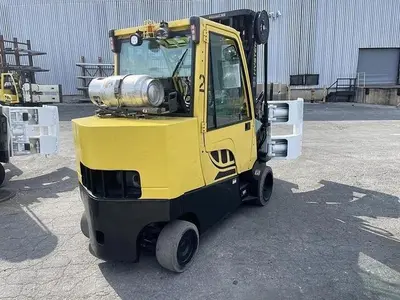 12,000 POUND HYSTER MODEL S120FTPRS ENCLOSED CAB ROLL CLAMP FORKLIFT MFG. 2017