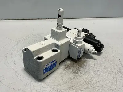 USED TOKIMEC DG4VS-3-0C-M-P7-H-7-P12-52