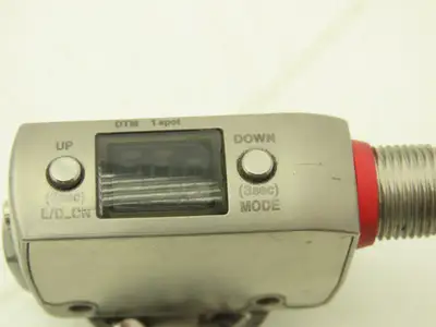 Keyence LR-ZB90CB Self-Contained CMOS Photoelectric Laser Proximity Sensor