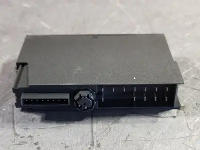 NEW SIEMENS 6ES7 132-4HB01-0AB0