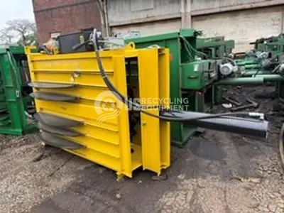 USED HARMONY EIGHT (8) M60-CB VERTICAL BALERS