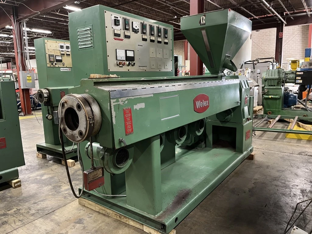 3.5" Welex 24:1 Extruder Model 350 RHNV,75Hp