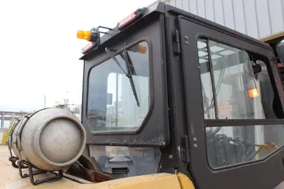 CAT P8000 Forklift Trucks | Levy Recovery Group (9)