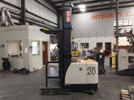 Used 2019 CROWN SP4050-30 Order Pickers Ohio US | Russell Equipment #756633