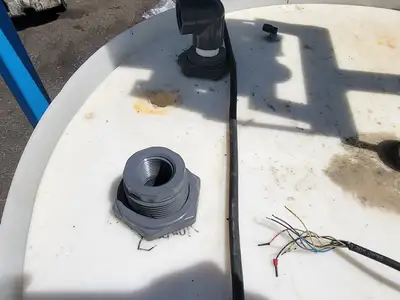 500 L Plastic Mixing Tank w/ Fittings