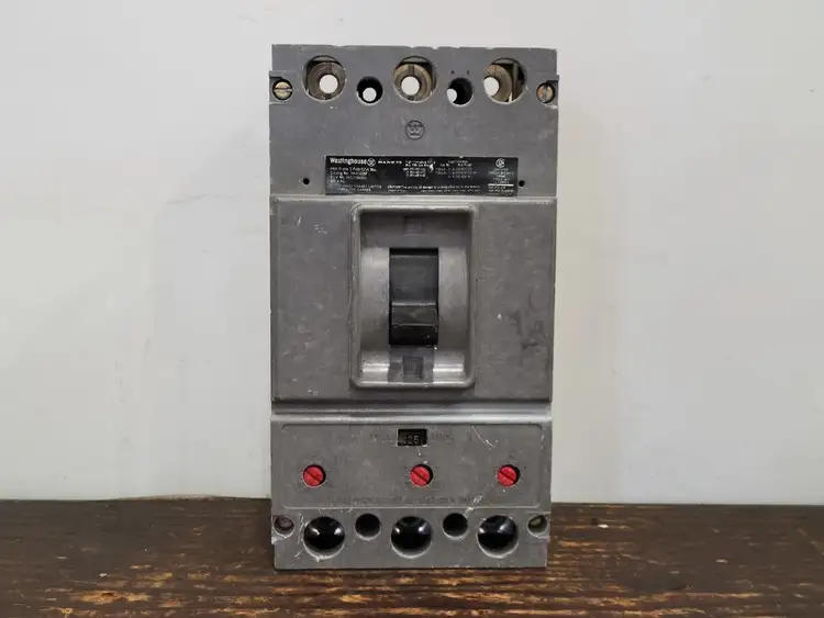Used WESTINGHOUSE HKA3225F Switchgears British Columbia CA | Lenmark #242383