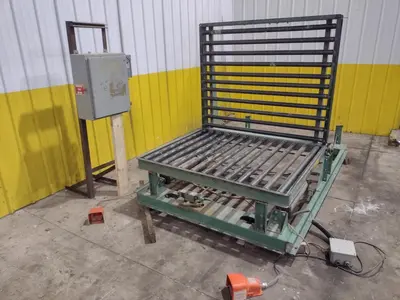 60" x 48" ROACH PNEUMATIC LIFT & TILT UPENDER / TABLE WITH ROLLER CONVEYOR : YOBRO #24710