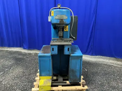 Used DENISON ENGINEERING CO. MC01FA11S01A01 Hydraulic Presses Ohio US | HGR 24 #1457524