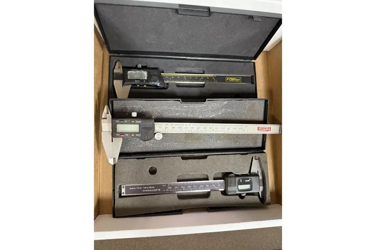 Used _UNKNOWN_ _UNKNOWN_ Digital Calipers California US | KD Auctions #1359377