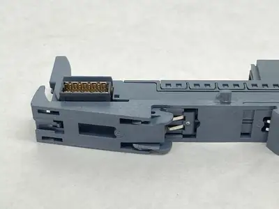 USED SIEMENS SIMATIC ET 200SP BASE UNIT BU15-P16+A0+2B