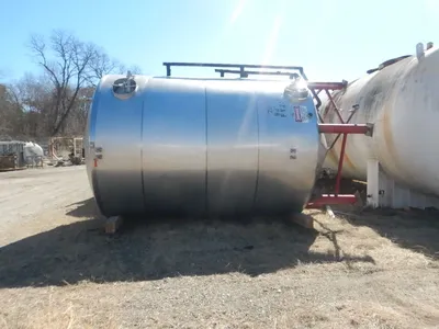 _UNKNOWN_ 8,400 GALLON Stainless Steel Tanks | Perry Equipment (5)