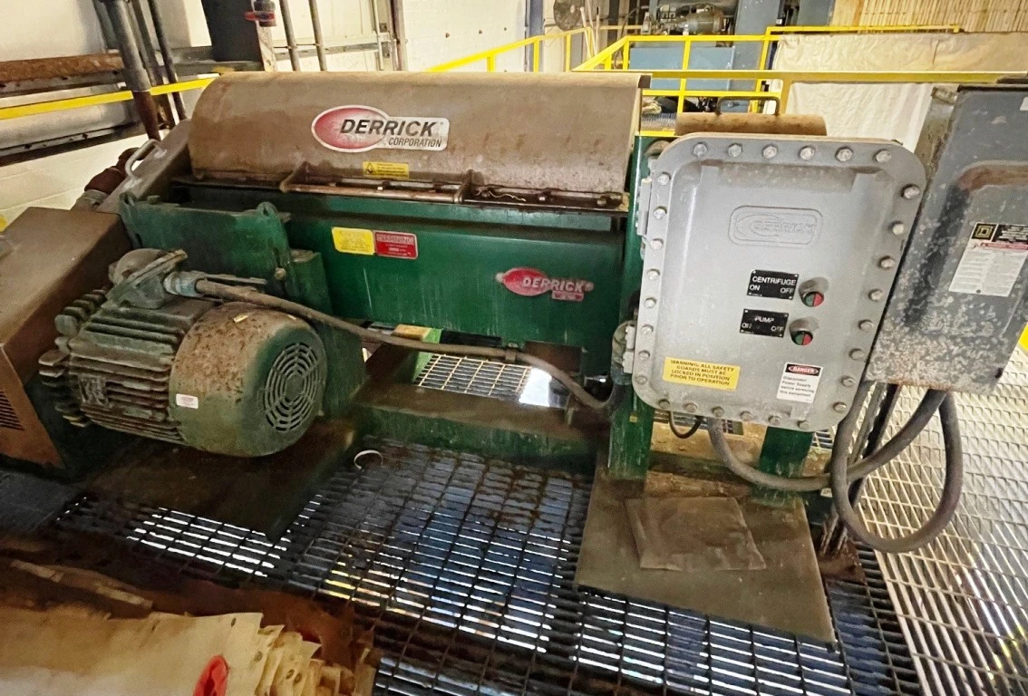 Derrick DE-1000 LP GBD oilfield decanter centrifuge skid, 316SS.