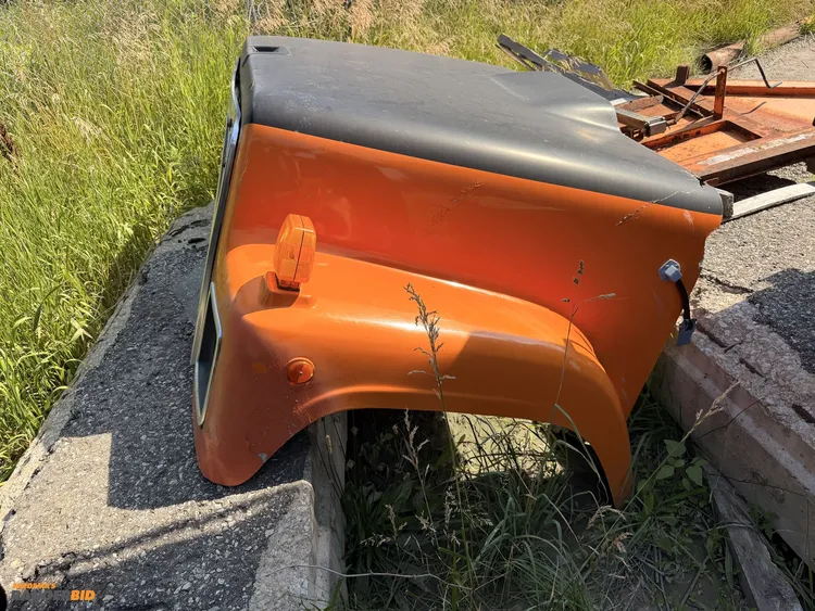 Used INTERNATIONAL HOOD Miscellaneous Equipment Michigan US | Miedema Asset Management Group #1320839