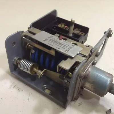 USED JOHNSON CONTROLS P70DA-1