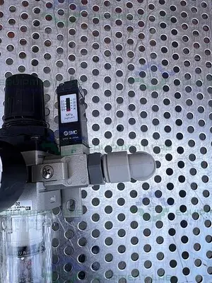 USED SMC AW2000-02 FILTER REGULATOR  W/ SMC VHS2000