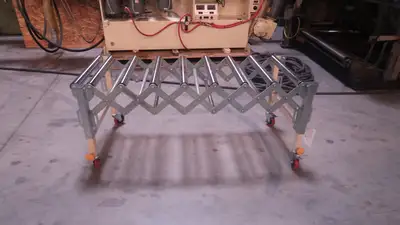 4.5 ft. Extendable & Flexible Conveyor Roller Table