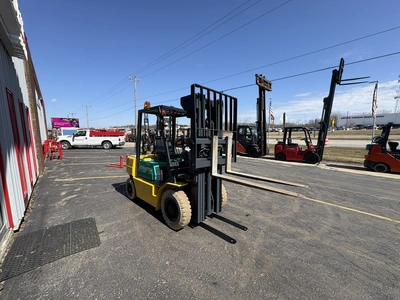 USED 2000 KOMATSU FG25T-11