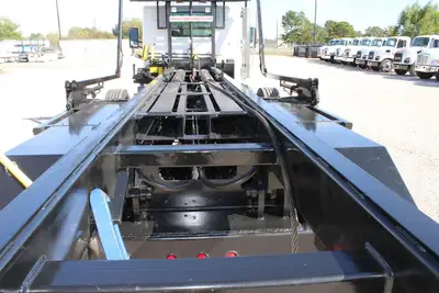 New | in-Stock 2027 PETERBILT 548 Rolloff Trucks Texas US | Roll Off Truck World #1492020