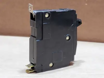 USED SQUARE D QOB120