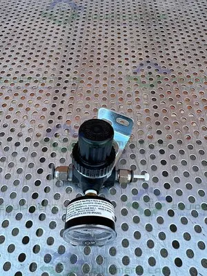 USED IMI NORGREN R07-110-NNAA COMPRESSED AIR REGULATOR  300 PSIG W/ ASHCROFT GUAGE